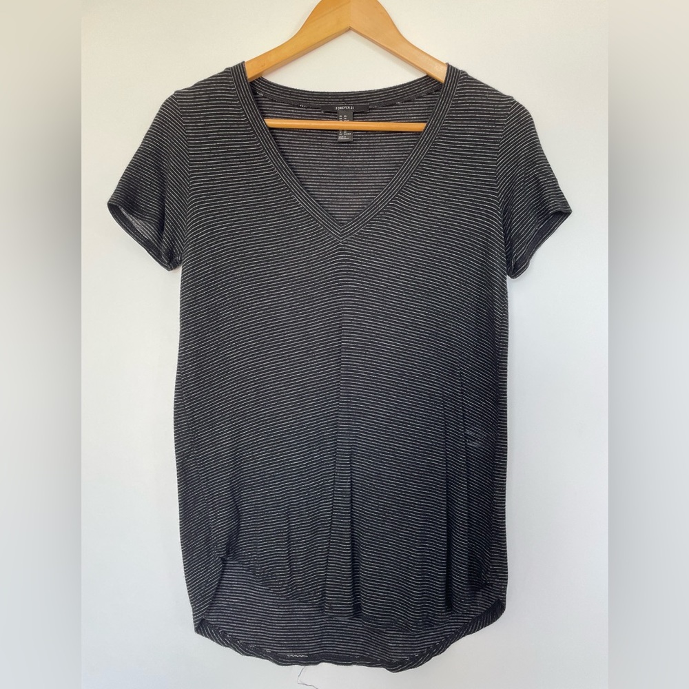 Black and White Striped Casual T-shirt